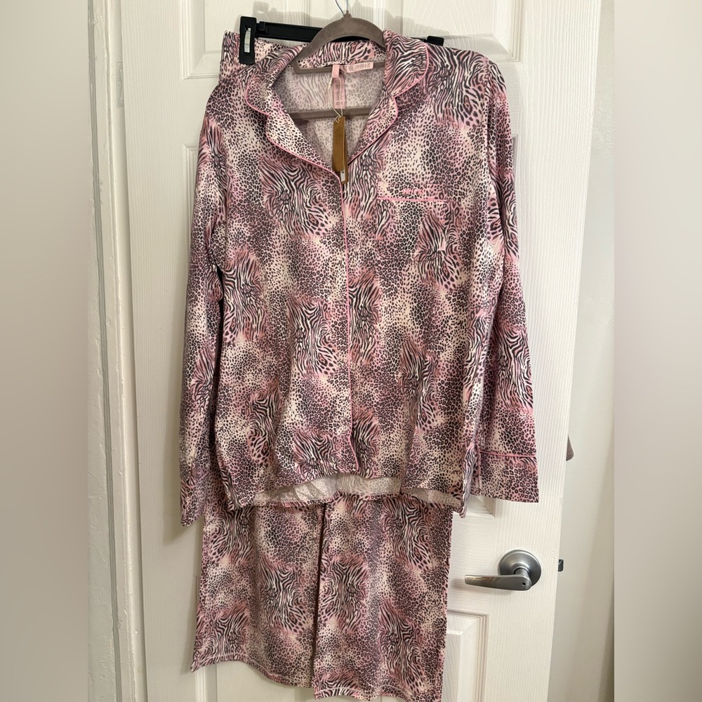 SKIMS Pink Animal Print Pajama Sleep Set Top & Pants Small NWT $88 retail - Picture 4 of 13